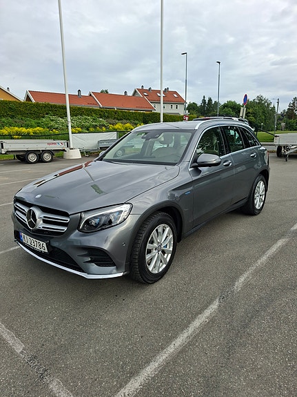Mercedes-Benz GLC350 e 2 of 18