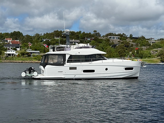 Azimut MAGELLANO 43 FLY - Særdeles Velutstyrt - 3 Kabiner - Joystick - Skipsreg 3 of 5