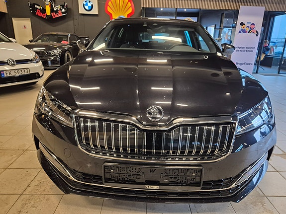 Skoda Superb 2 of 5