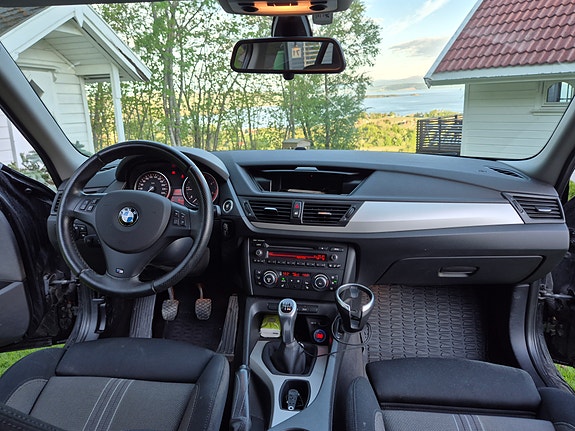 BMW X1 4 of 6