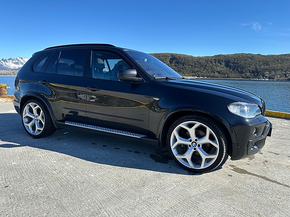 BMW X5 2 of 5
