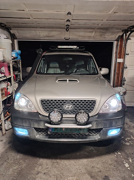 Hyundai Terracan 2 of 5
