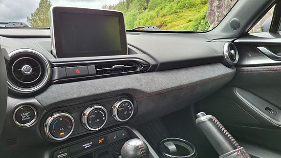 Mazda MX-5 13 of 30