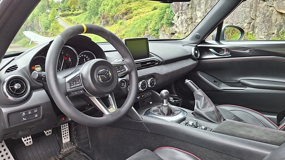 Mazda MX-5 9 of 30