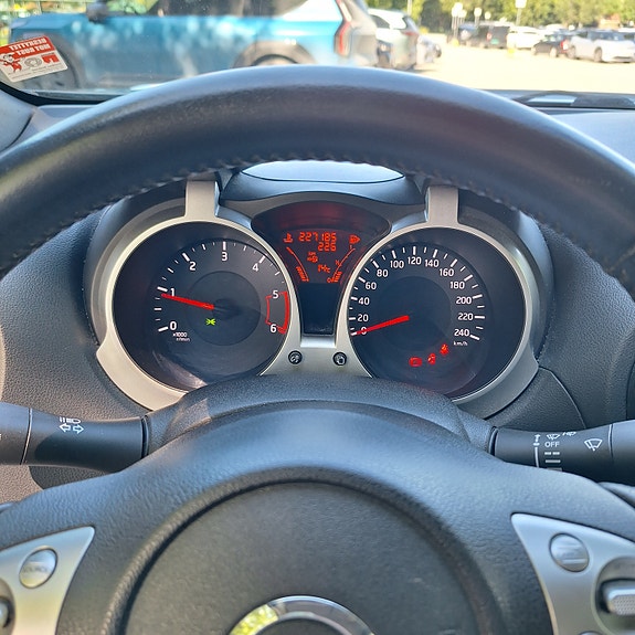 Nissan Juke 6 of 18