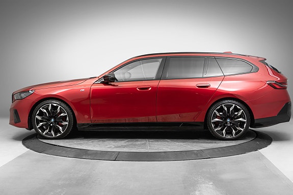 BMW i5 2 of 5