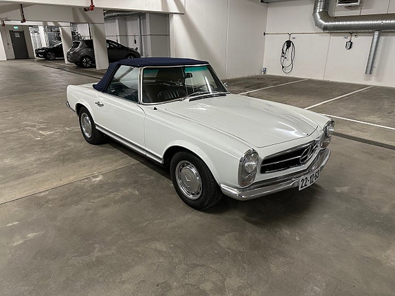Mercedes-Benz 230 SL 16 of 20