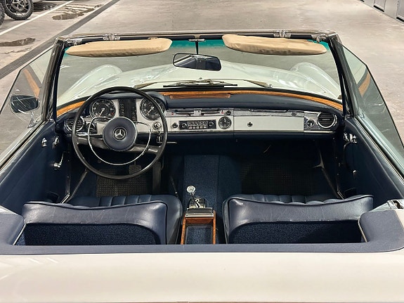 Mercedes-Benz 230 SL 20 of 20