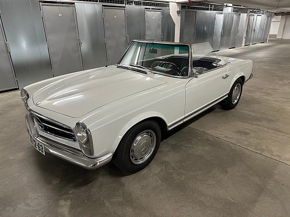 Mercedes-Benz 230 SL 14 of 20