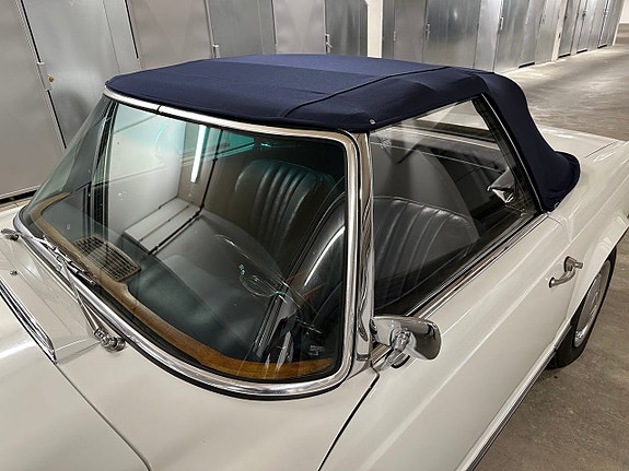Mercedes-Benz 230 SL 4 of 20