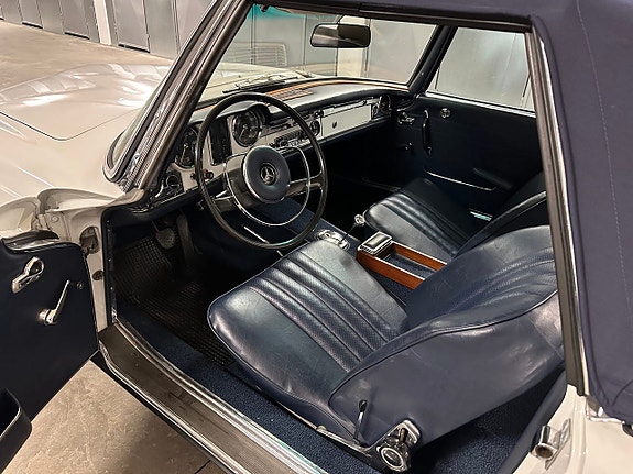 Mercedes-Benz 230 SL 8 of 20