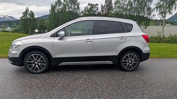 Suzuki SX4 S-Cross 4 of 5