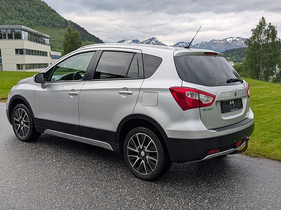 Suzuki SX4 S-Cross 5 of 5
