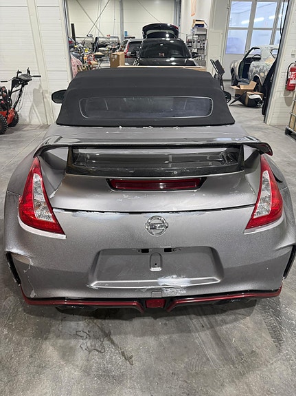 Nissan 370z 4 of 5