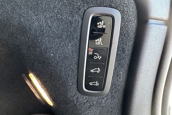Volvo EX90 18 of 20