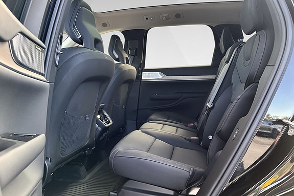 Volvo EX90 12 of 20