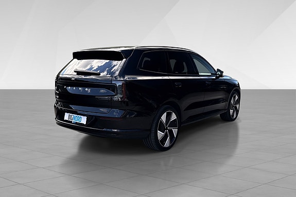 Volvo EX90 6 of 20