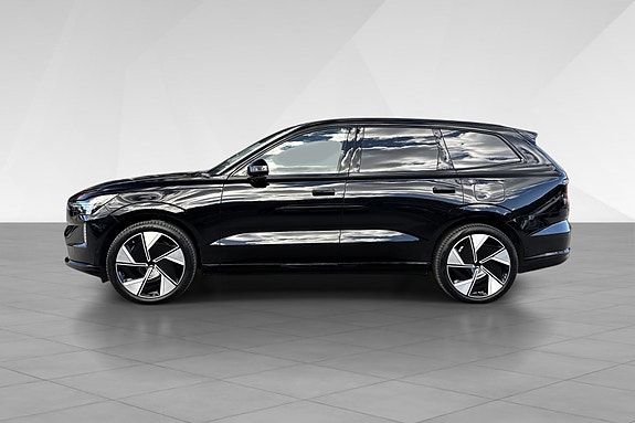 Volvo EX90 3 of 20