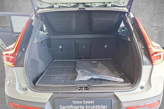 Volvo XC40 5 of 5