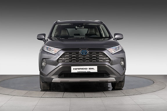 Toyota RAV4 3 of 5