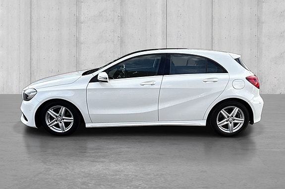 Mercedes-Benz A200 d 2 of 5