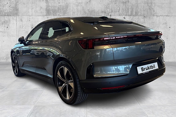 Polestar 4 3 of 5