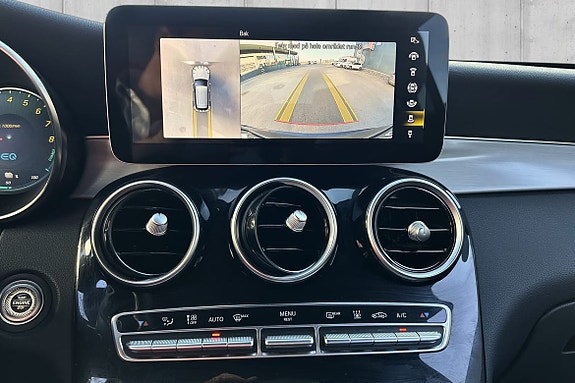 Mercedes-Benz GLC300 e 19 of 22