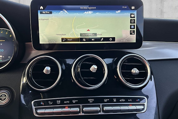 Mercedes-Benz GLC300 e 20 of 22
