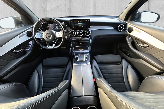 Mercedes-Benz GLC300 e 15 of 22