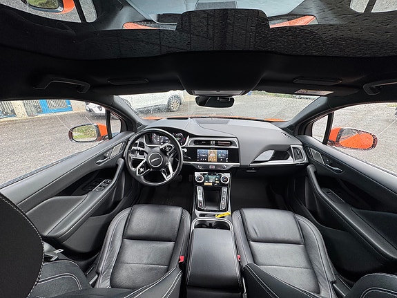 Jaguar I-PACE 10 of 30