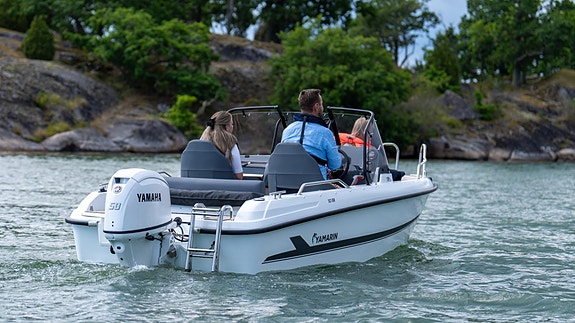 Yamaha F50 // HVIT FARGE // PÅ LAGER 4 of 4