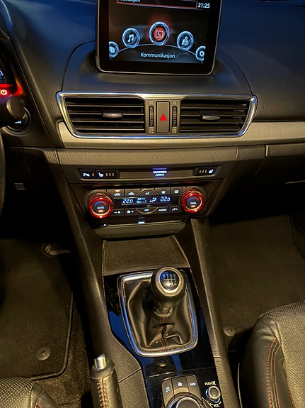 Mazda 3 8 of 10