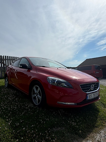 Volvo V40 7 of 25