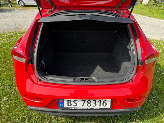 Volvo V40 8 of 25