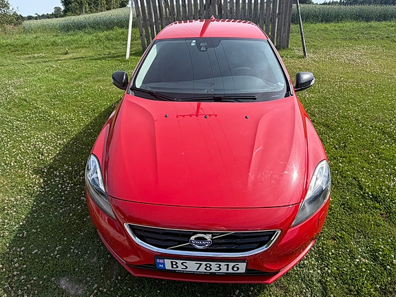 Volvo V40 4 of 5