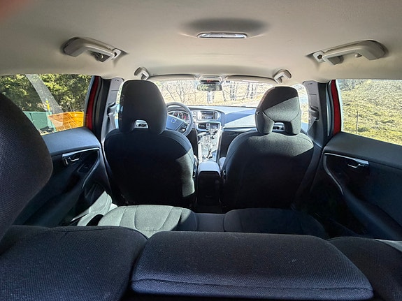 Volvo V40 13 of 25