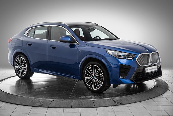 BMW iX2 7 of 26
