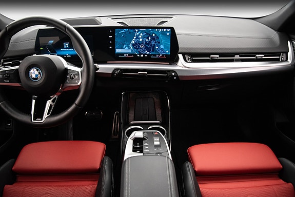 BMW iX2 16 of 26