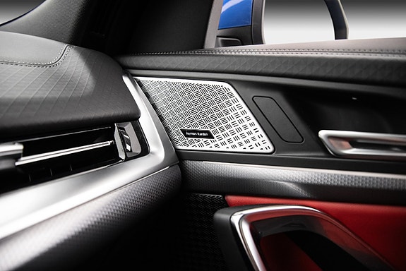 BMW iX2 15 of 26