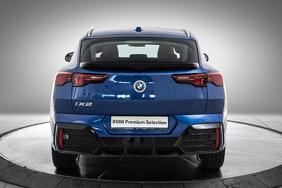 BMW iX2 4 of 26