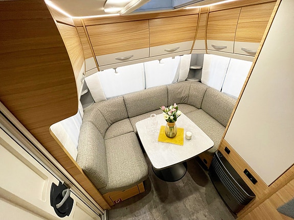 Dethleffs Camper 470 ER // Enkle senger 3 of 16