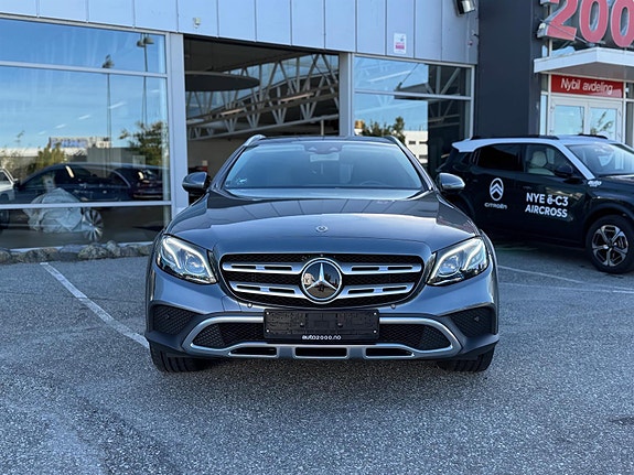 Mercedes-Benz E220 d 2 of 30