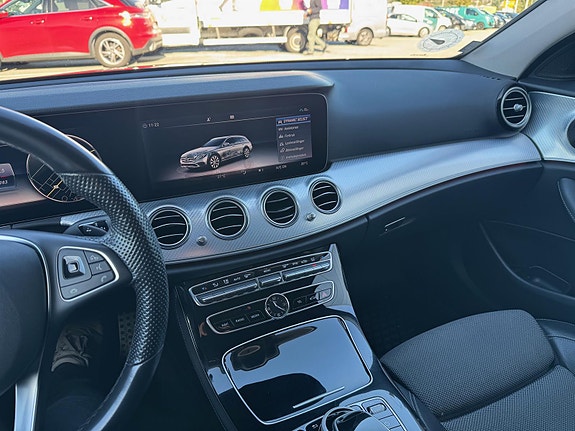Mercedes-Benz E220 d 27 of 30
