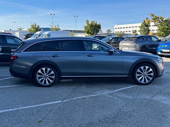 Mercedes-Benz E220 d 4 of 30
