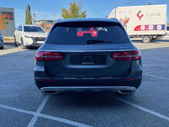Mercedes-Benz E220 d 5 of 30
