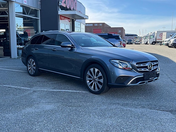 Mercedes-Benz E220 d 3 of 30