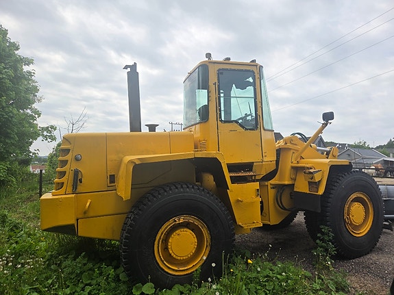 Komatsu WA270 4 of 5