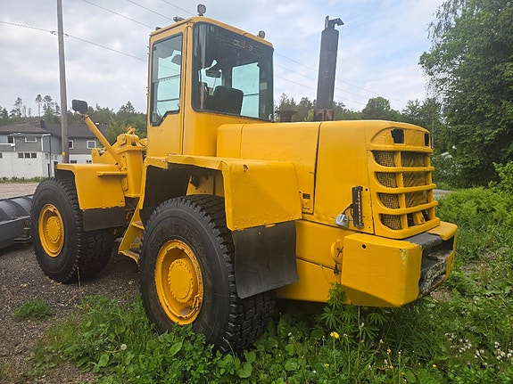 Komatsu WA270 3 of 5
