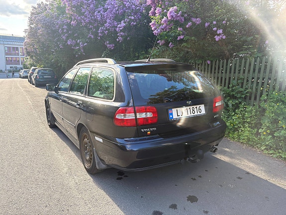 Volvo V40 5 of 5