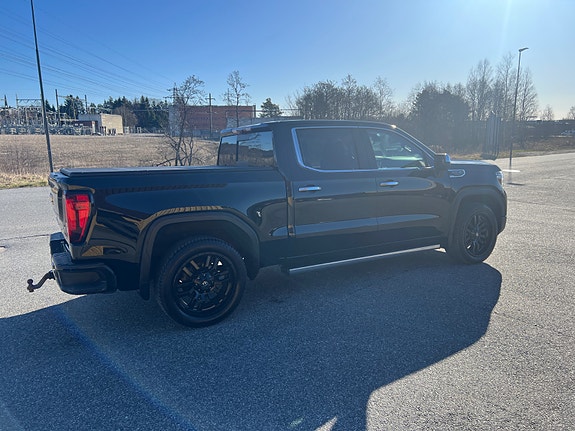 GMC Sierra 4 of 5